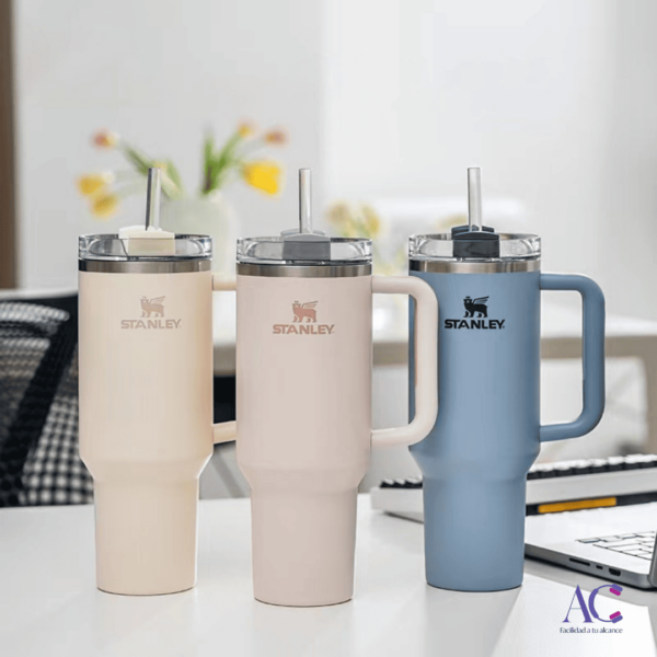 Termo Stanley Quencher H2.0 Flowstate Tumbler 30oz (887 ml)